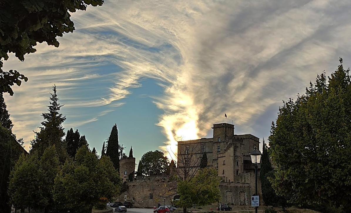 Le Chat Sur Le Toit Lourmarin Buitenkant foto