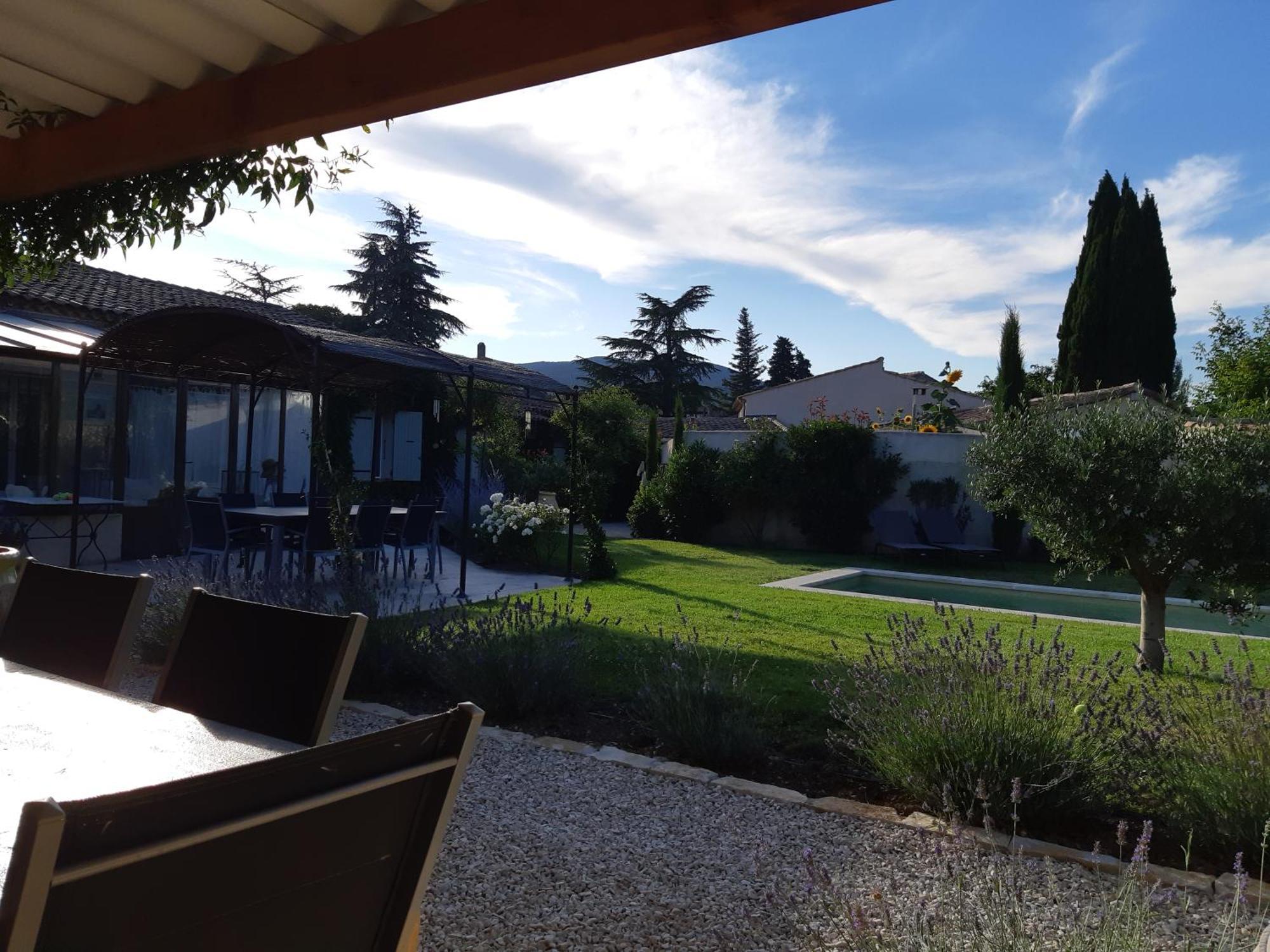 Le Chat Sur Le Toit Lourmarin Buitenkant foto