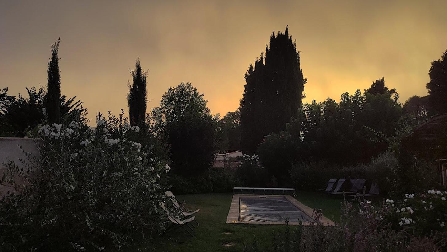 Le Chat Sur Le Toit Lourmarin Buitenkant foto