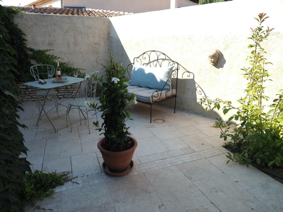 Le Chat Sur Le Toit Bed and Breakfast Lourmarin Buitenkant foto